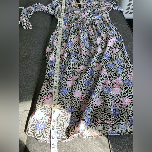 LOFT Black and White Floral V-Neck Midi Dress Size 00P - Picture 8 of 11
